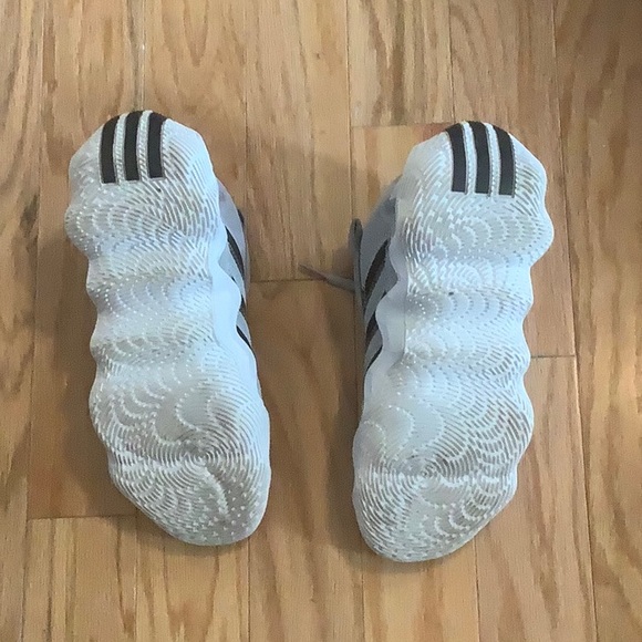 Adidas Womens Basketball Shoes - Picture 3 of 4